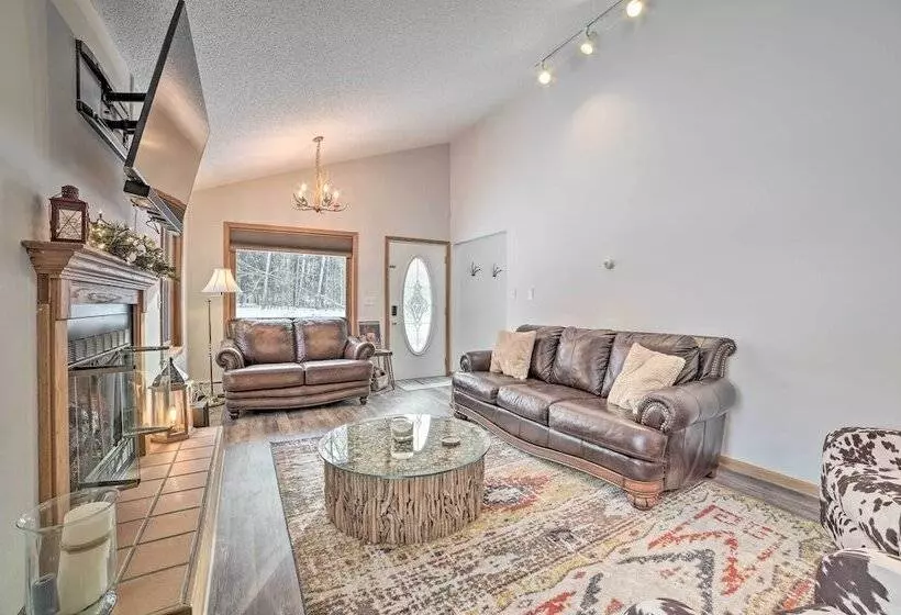 Harbor Springs Home: 1 Mi To Nubs Nob Ski Resort
