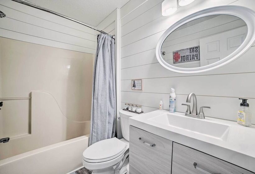 Harbor Springs Home: 1 Mi To Nubs Nob Ski Resort