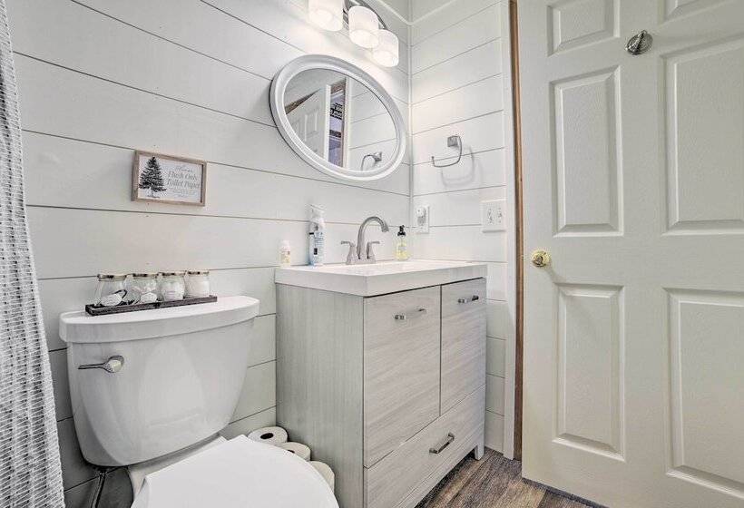 Harbor Springs Home: 1 Mi To Nubs Nob Ski Resort