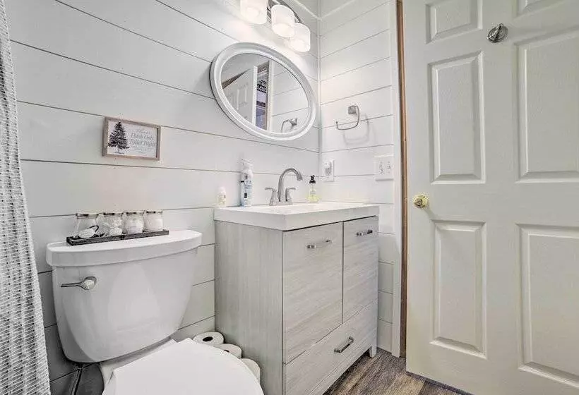 Harbor Springs Home: 1 Mi To Nubs Nob Ski Resort