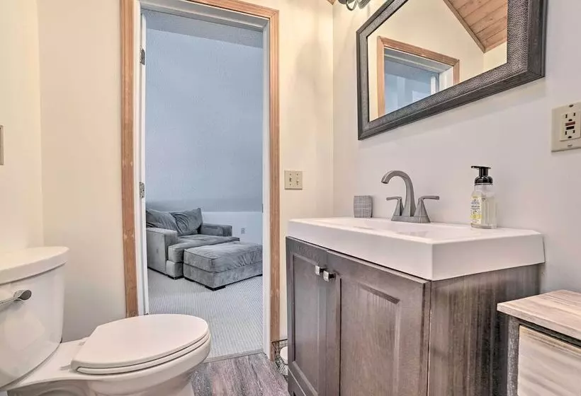 Harbor Springs Home: 1 Mi To Nubs Nob Ski Resort