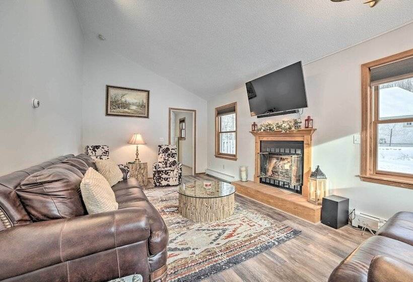 Harbor Springs Home: 1 Mi To Nubs Nob Ski Resort