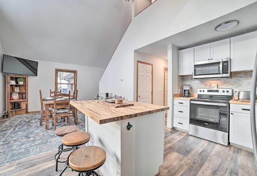 Harbor Springs Home: 1 Mi To Nubs Nob Ski Resort