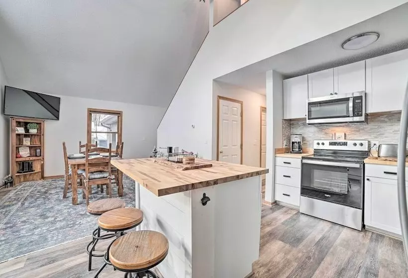 Harbor Springs Home: 1 Mi To Nubs Nob Ski Resort