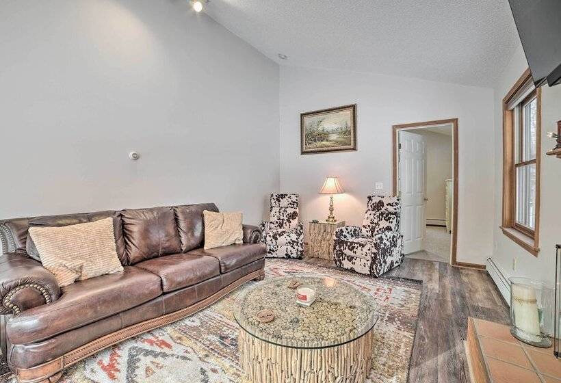 Harbor Springs Home: 1 Mi To Nubs Nob Ski Resort