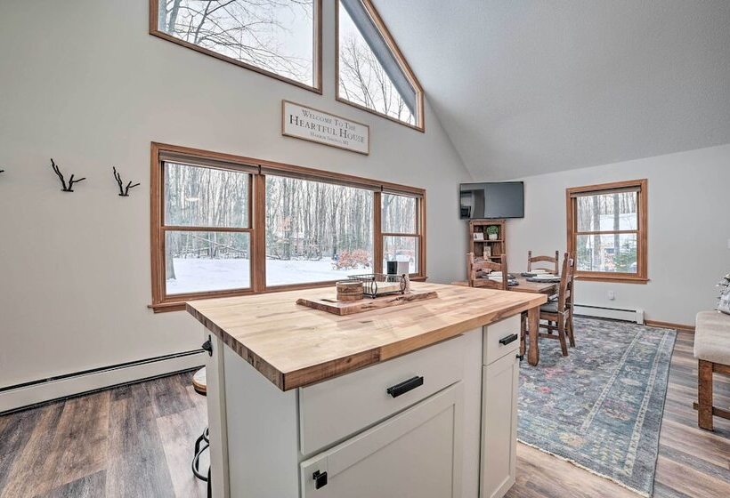 Harbor Springs Home: 1 Mi To Nubs Nob Ski Resort