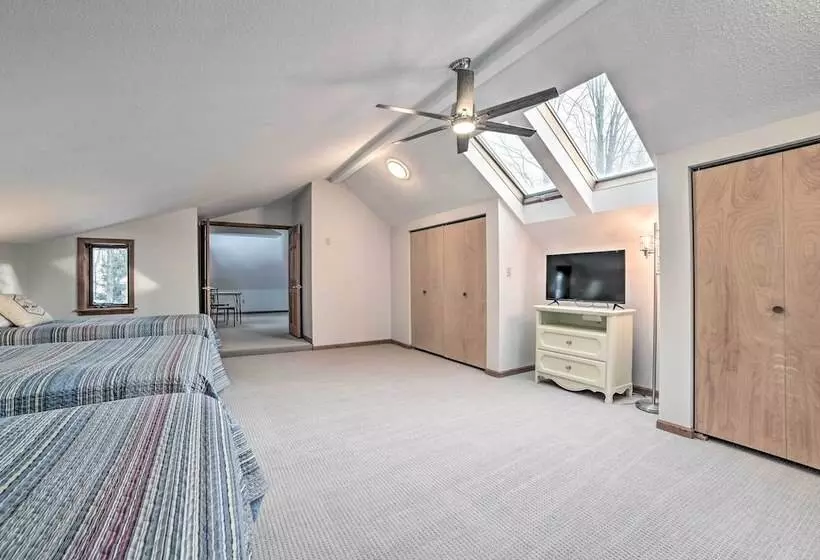 Harbor Springs Home: 1 Mi To Nubs Nob Ski Resort