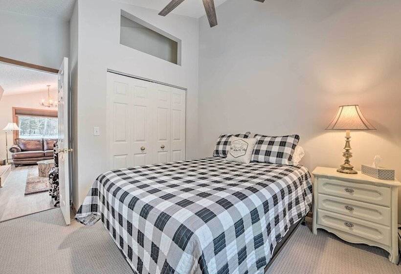 Harbor Springs Home: 1 Mi To Nubs Nob Ski Resort