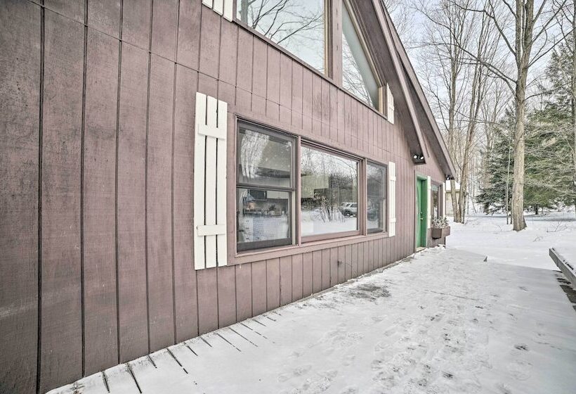Harbor Springs Home: 1 Mi To Nubs Nob Ski Resort