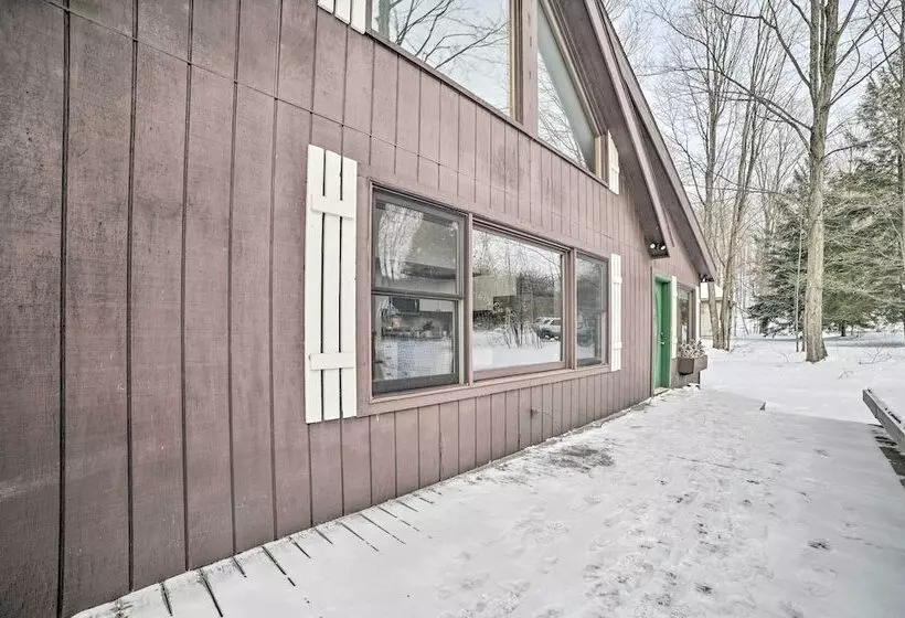 Harbor Springs Home: 1 Mi To Nubs Nob Ski Resort