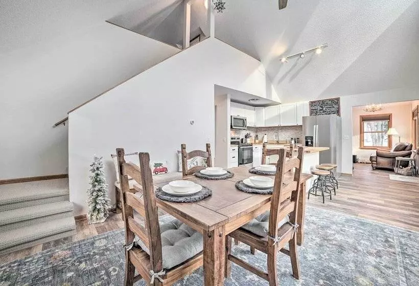 Harbor Springs Home: 1 Mi To Nubs Nob Ski Resort