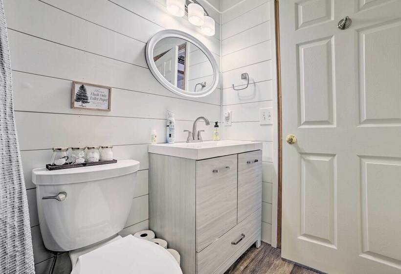 Harbor Springs Home: 1 Mi To Nubs Nob Ski Resort