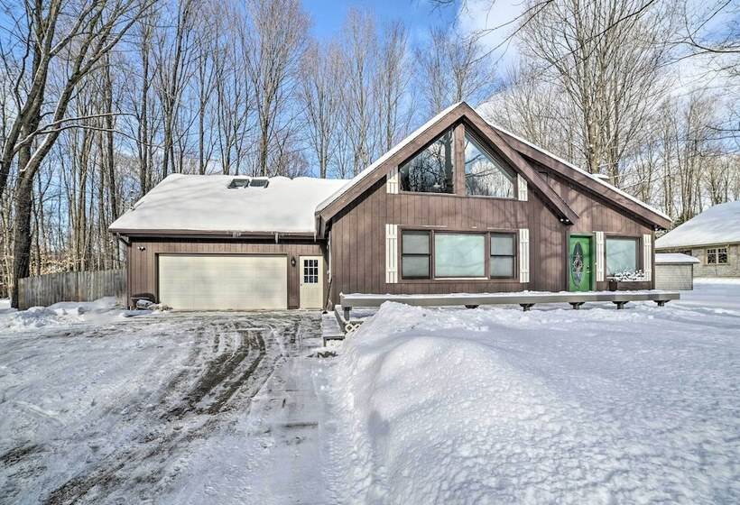 Harbor Springs Home: 1 Mi To Nubs Nob Ski Resort