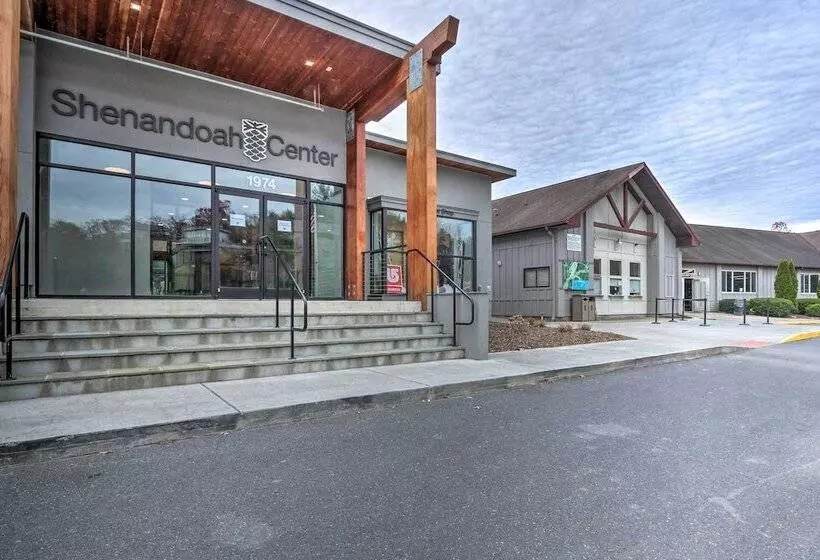 Fireside Lodge: A Frame In Bryce Resort W/ Decks