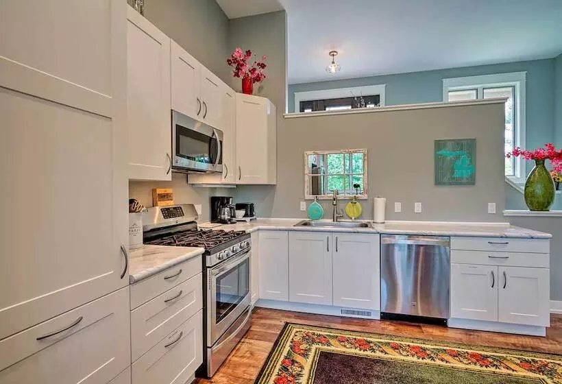 Grand Rapids Area Lakefront House W/ Dock