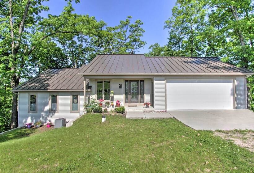 Grand Rapids Area Lakefront House W/ Dock