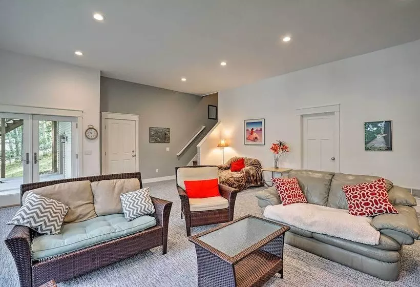 Grand Rapids Area Lakefront House W/ Dock