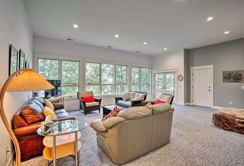 Grand Rapids Area Lakefront House W/ Dock