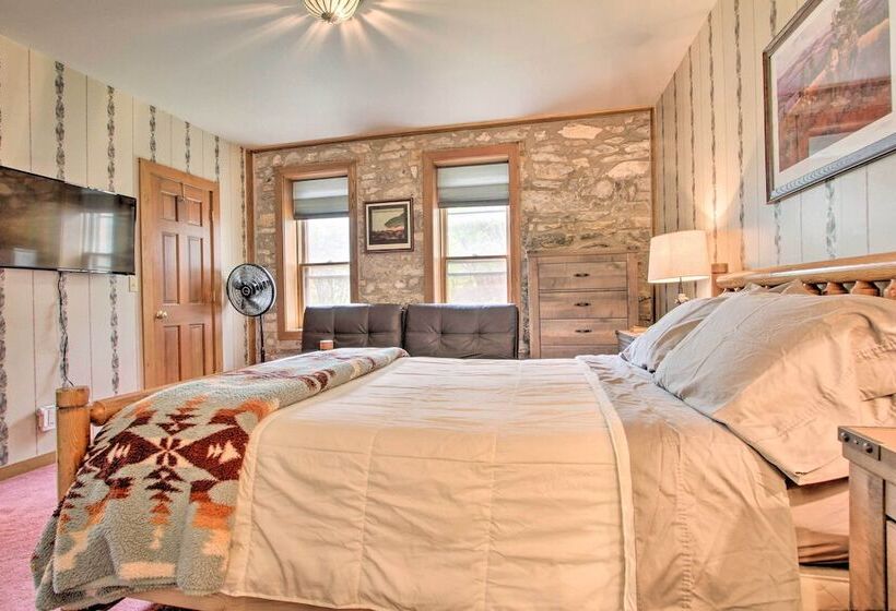 Historic Helena Retreat   Near Dtwn & Mt Helena!