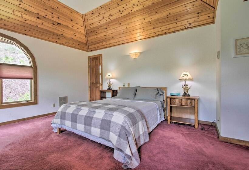 Historic Helena Retreat   Near Dtwn & Mt Helena!