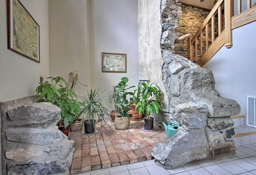 Historic Helena Retreat   Near Dtwn & Mt Helena!