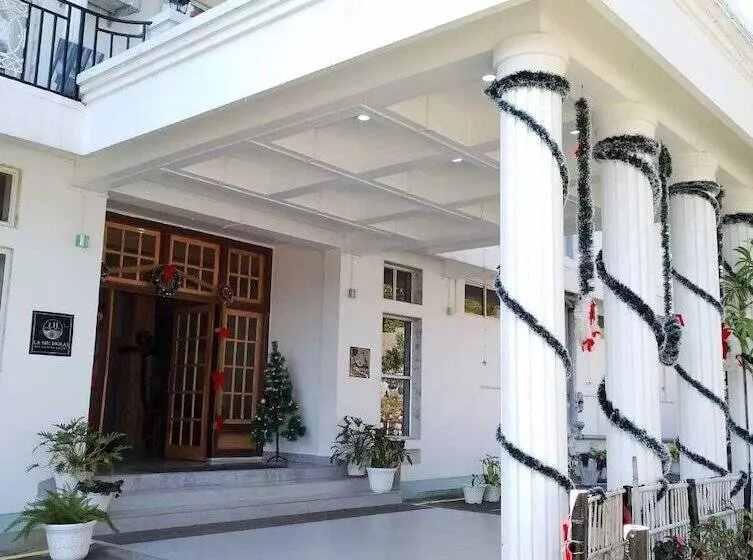 ホテル La Nicholas Dei Da Kine Resort