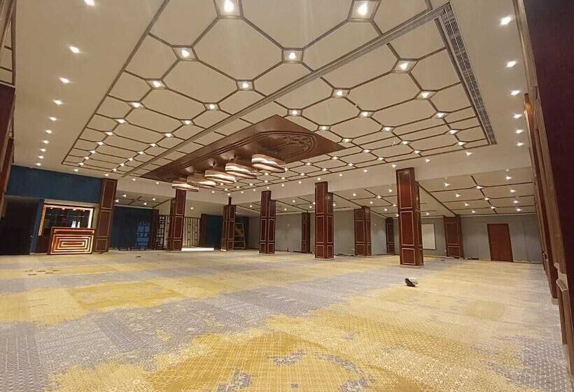 هتل La Nicholas Dei Da Kine Resort