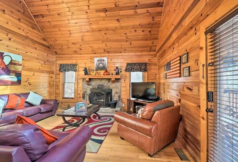 Inviting Sevierville Cabin W/ Deck & Hot Tub!