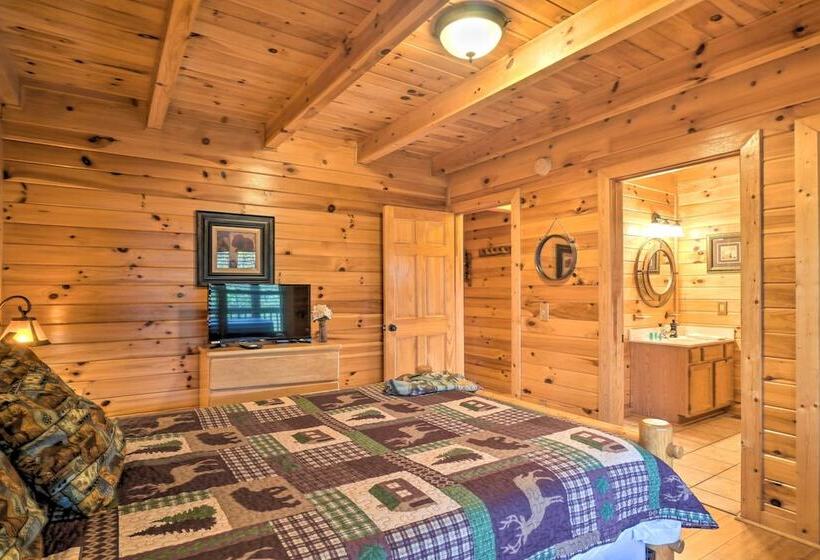 Inviting Sevierville Cabin W/ Deck & Hot Tub!