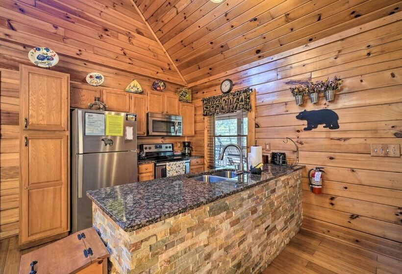 Inviting Sevierville Cabin W/ Deck & Hot Tub!