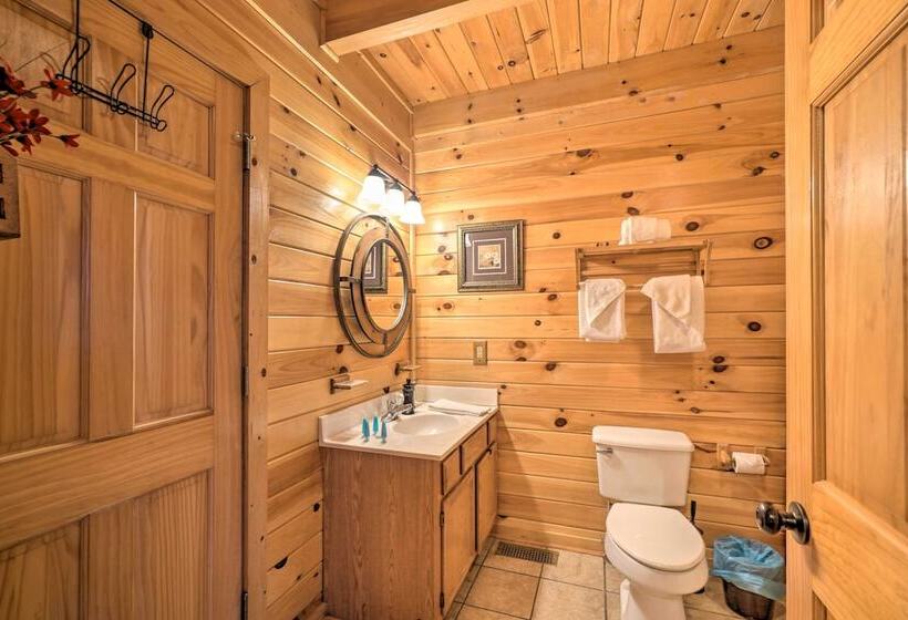 Inviting Sevierville Cabin W/ Deck & Hot Tub!