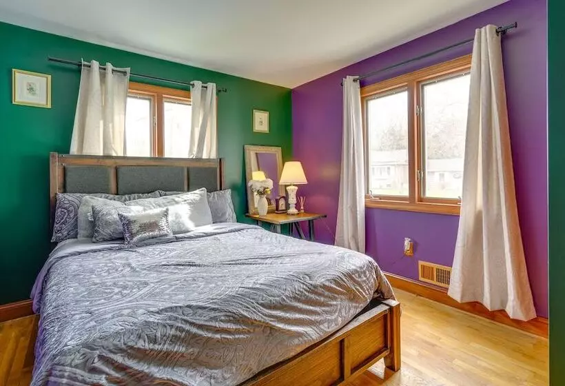 Lovely Ocean Gate Home < 1 Mi To Beach!