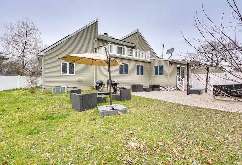 Lovely Ocean Gate Home < 1 Mi To Beach!