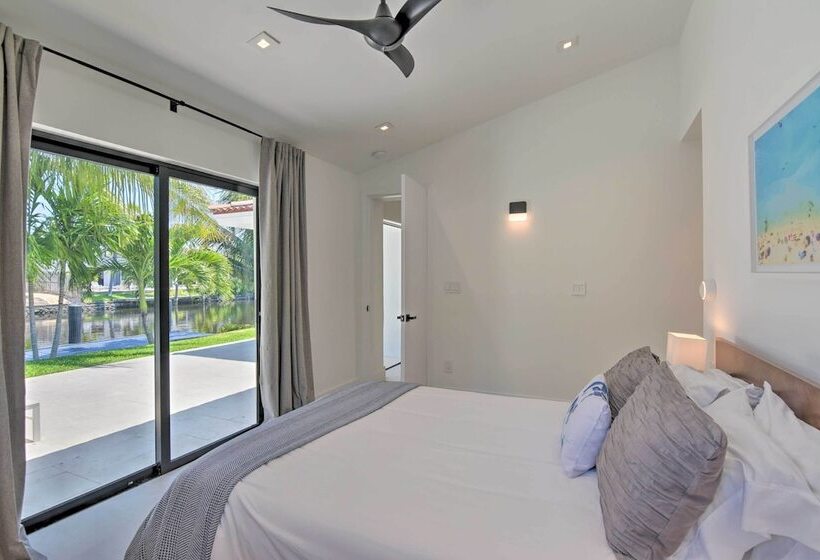 Luxe Wilton Manors Home W/ Private Boat Dock