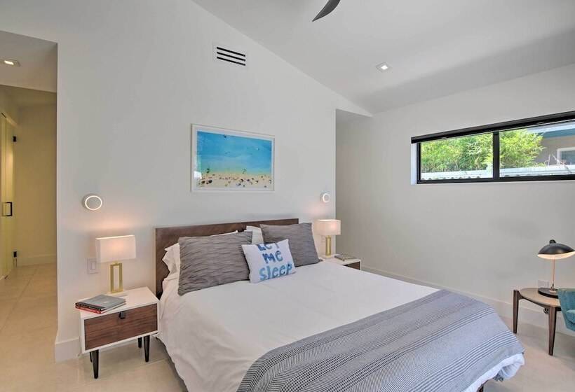 Luxe Wilton Manors Home W/ Private Boat Dock