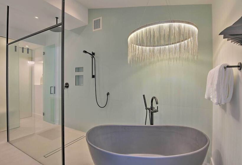 Luxe Wilton Manors Home W/ Private Boat Dock