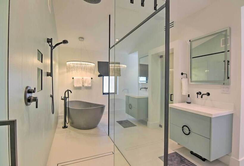 Luxe Wilton Manors Home W/ Private Boat Dock