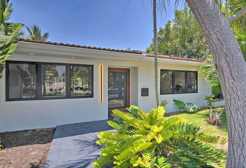 Luxe Wilton Manors Home W/ Private Boat Dock