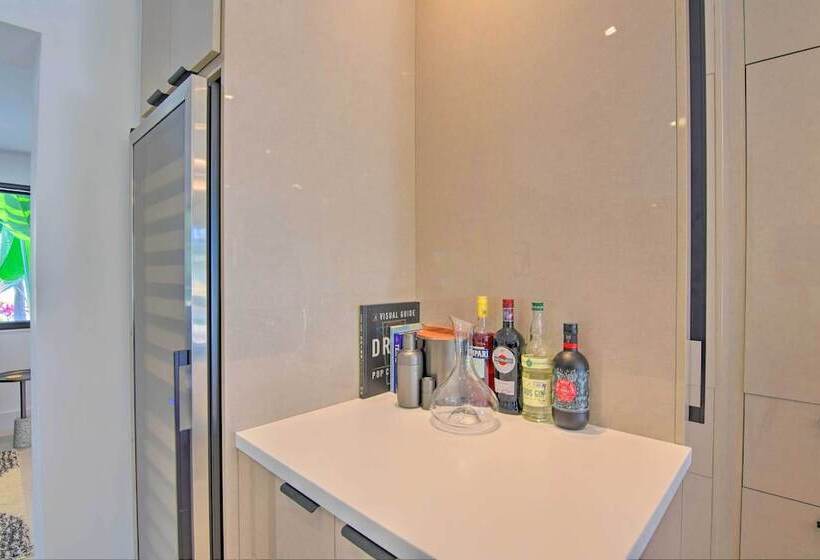 Luxe Wilton Manors Home W/ Private Boat Dock