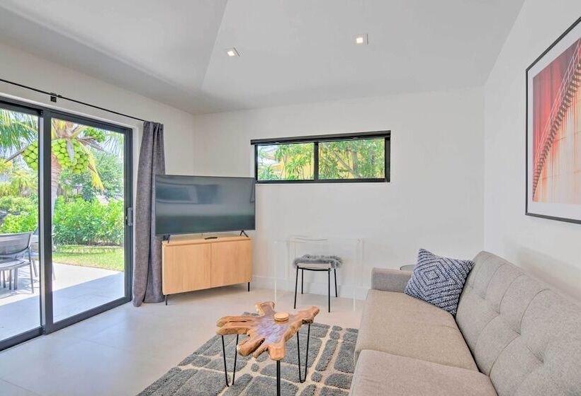 Luxe Wilton Manors Home W/ Private Boat Dock