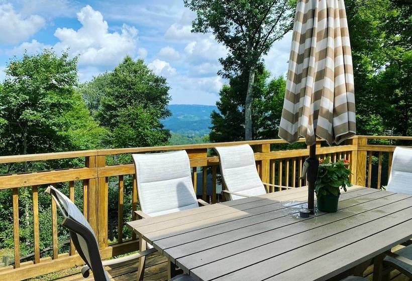 Sugar Mountain Escape W/ Deck & Mountain Views!