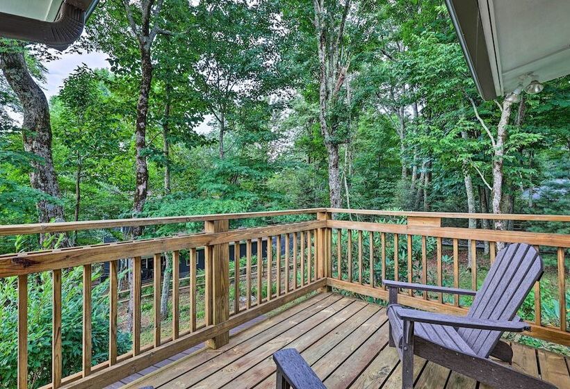 Sugar Mountain Escape W/ Deck & Mountain Views!