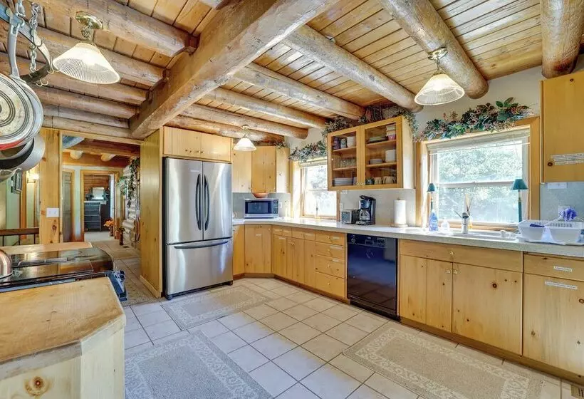 Horse Tours + Wildlife: Boise Ranch Home W/ Pool!