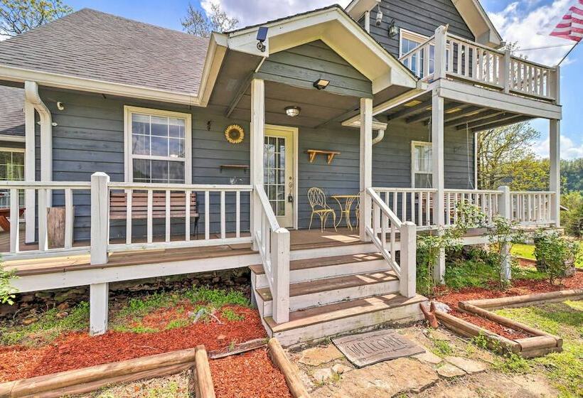 Mountain View Haven: Fire Pit + Large Deck!