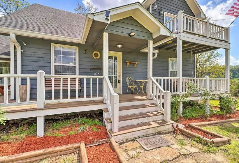 Mountain View Haven: Fire Pit + Large Deck!