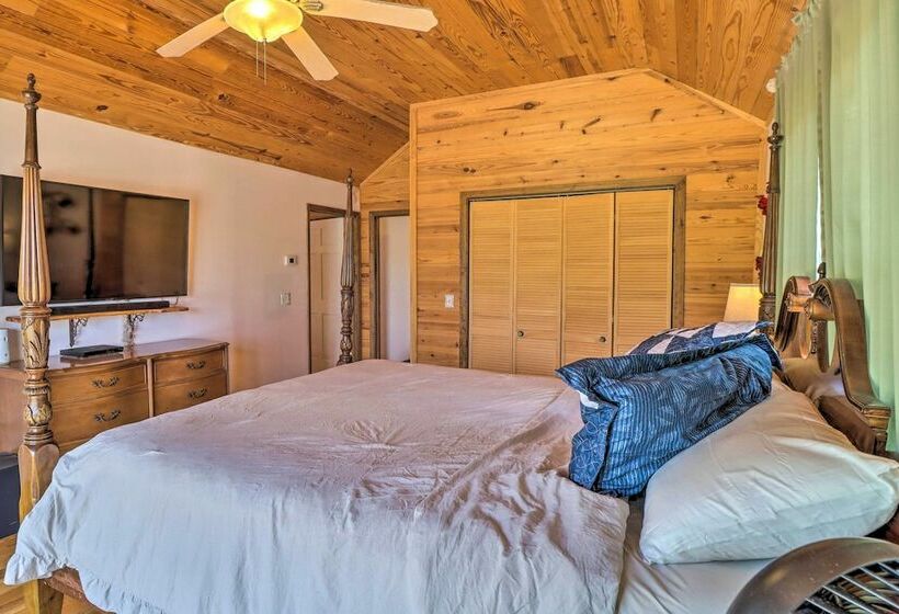 Mountain View Haven: Fire Pit + Large Deck!