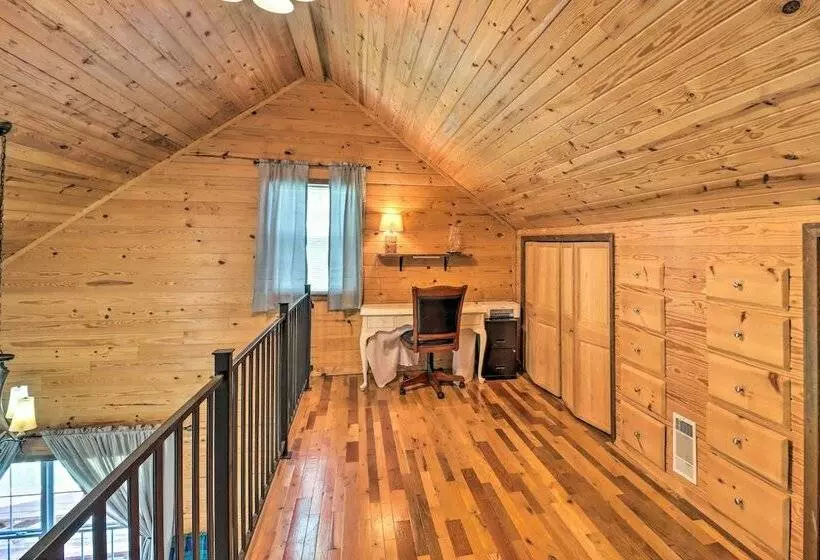Mountain View Haven: Fire Pit + Large Deck!