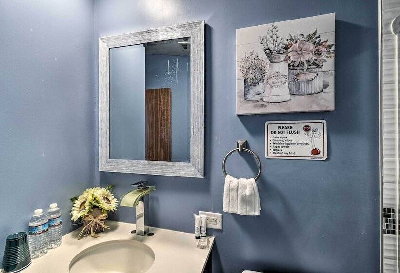 Palatka Hideaway W/ Fireplace & Private Porch