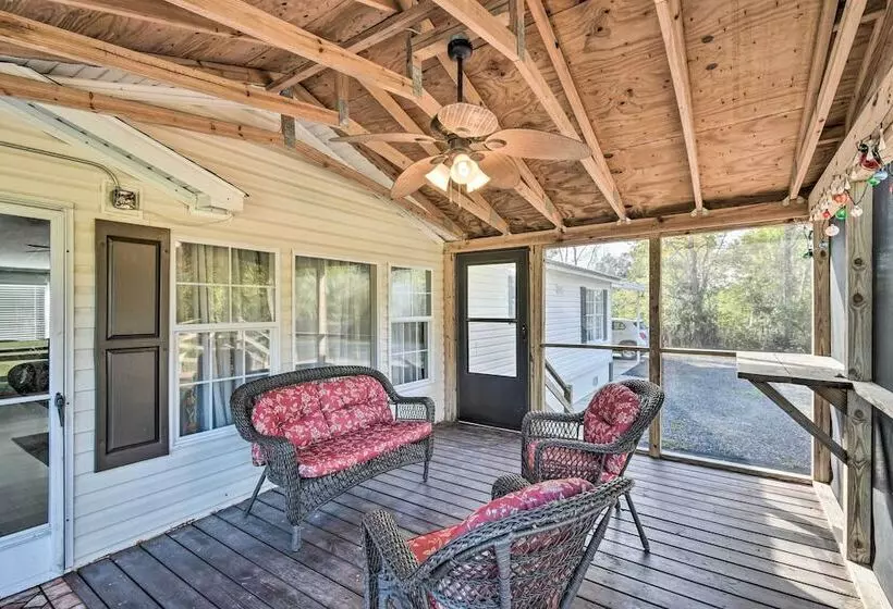 Palatka Hideaway W/ Fireplace & Private Porch
