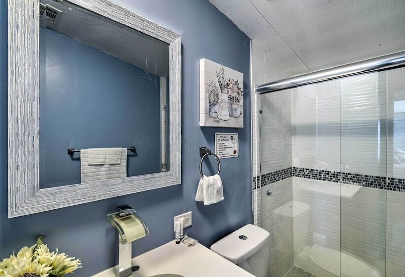 Palatka Hideaway W/ Fireplace & Private Porch